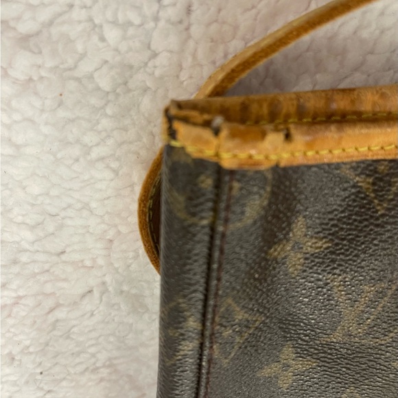 Authentic Monogram Louis vuttion bucket bag - Picture 9 of 10